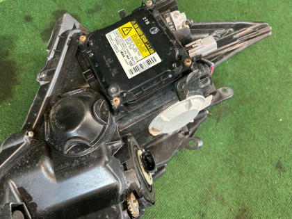 ไฟหน้า ксенон TOYOTA PRIUS OEM 81145-47381 81185-47381 85967-33031 ZVW30 2012
