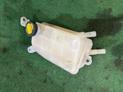 ถังพักน้ำหม้อน้ำ 16480-28080 TOYOTA PRIUS