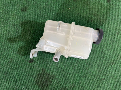 ถังพักน้ำหล่อเย็นอินเวอร์เตอร์ TOYOTA PRIUS OEM G92A047010 ZVW30 2013 2ZRFXE AT