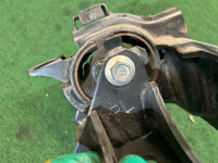ยางแท่นเครื่องซ้าย TOYOTA PRIUS OEM 12372-37110 ZVW30 2013 2ZRFXE AT