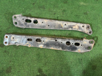 前副车架 Правая и левая TOYOTA PRIUS OEM 51107-12010 51108-12010 ZVW30 2013 2ZRFXE AT
