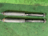 Struts Задние амортизаторы TOYOTA PRIUS OEM 48530-80533 48530-80533 ZVW30 2013 2ZRFXE AT