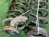 Struts Задние амортизаторы TOYOTA PRIUS OEM 48530-80533 48530-80533 ZVW30 2013 2ZRFXE AT