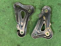 ขายึด Передней балки TOYOTA PRIUS OEM 52258-21040 52257-21040 ZVW30 2013 1F7 SILVER