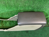 Бардачок подлокотник SUBARU LANCASTER OEM 92111AE010AC BH9 2001 GREEN 1U7