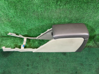 ช่องเก็บของและที่วางแขน 92111AE010AC SUBARU LANCASTER