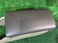 Бардачок подлокотник SUBARU LANCASTER OEM 92111AE010AC BH9 2001 GREEN 1U7