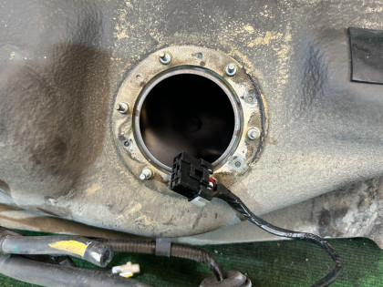 ถังน้ำมัน SUBARU LANCASTER OEM 42012AE010 BH9 2001 EJ254 AT