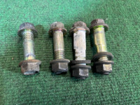 น็อตปรับศูนย์ล้อหน้า SUBARU LANCASTER OEM 20540AA090 BH9 2001 EJ254 AT