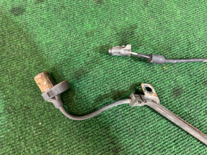 Датчик ABS задний правый SUBARU LANCASTER OEM 27540AE040 BH9 2001 EJ254 AT