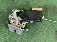 กลอนล็อกฝาท้าย 63032AE020 SUBARU LANCASTER