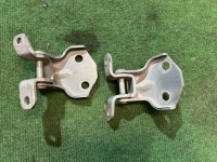 บานพับประตูหน้าขวา SUBARU LANCASTER OEM 61220AC000 61220AC010 BH9 2001 GREEN 1U7