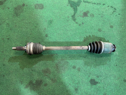เพลาขับหน้า SUBARU LANCASTER OEM 28321FE040 BH9 2001 EJ254 AT
