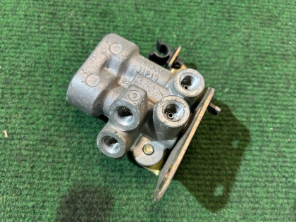 วาล์วแบ่งแรงดันเบรก 27674AC091 SUBARU LANCASTER