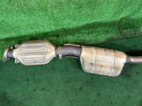 排气中段 SUBARU LANCASTER OEM 44200AE050 BH9 2001 EJ254 AT
