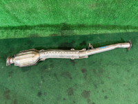 ท่อไอเสียท่อนกลาง катализатор 44200FA020 SUBARU FORESTER