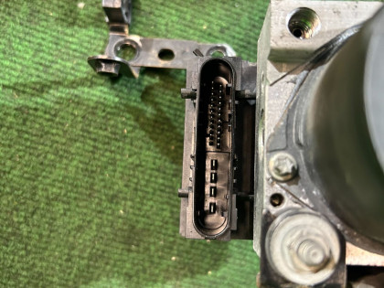 กล่อง ABS SUBARU OUTBACK OEM 27594AG020 BP9 2004 EJ253 AT