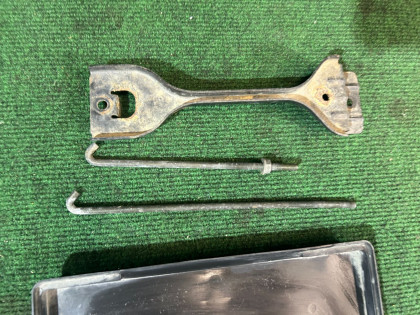 Suporte da bateria SUBARU OUTBACK OEM 82122AG000 82161AG010 82161AG000 BP9 2004