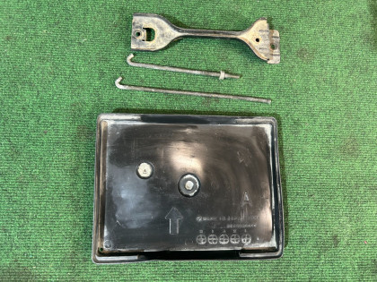 ขายึดแบตเตอรี่ 82122AG000 82161AG010 82161AG000 SUBARU OUTBACK