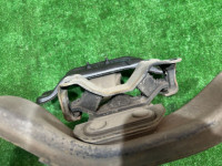 คานรองเกียร์ธรรมดา SUBARU LEGACY OEM 41011AE020 41011AE100 41011FE050 BH5 2002 EJ208 MT5