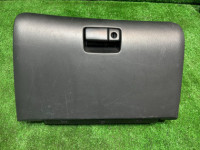 Glovebox черный SUBARU LEGACY OEM 66120AE000ML BH5 2002 WHITE 51E