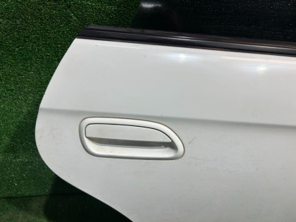 Puerta trasera derecha SUBARU LEGACY OEM 60400AE400 BH5 2002 WHITE 51E