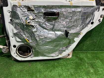 Puerta trasera derecha SUBARU LEGACY OEM 60400AE400 BH5 2002 WHITE 51E