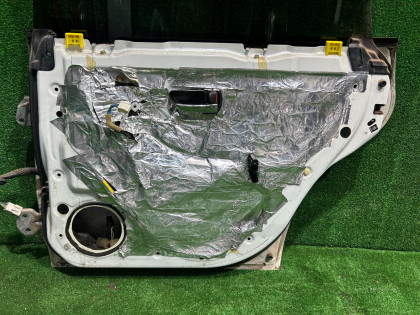 Puerta trasera derecha SUBARU LEGACY OEM 60400AE400 BH5 2002 WHITE 51E