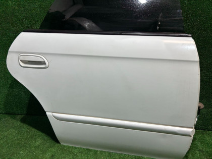 Puerta trasera derecha SUBARU LEGACY OEM 60400AE400 BH5 2002 WHITE 51E
