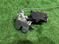 Fecho da porta da bagageira SUBARU LEGACY OEM 63032AE020 BH5 2002 WHITE 51E