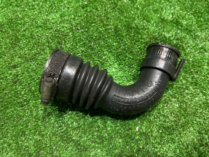 中冷管 правый SUBARU LEGACY OEM 14462AA081 BH5 2002 EJ208 MT5