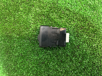 大灯高度调节开关 SUBARU LEGACY OEM 83011AE010 BH5 2002 EJ208 MT5