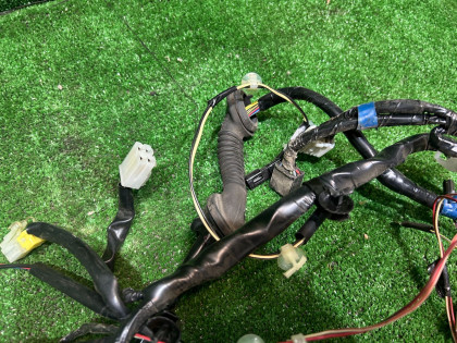 Mazo de cables del portón SUBARU LEGACY OEM 81812AE210 BH5 2002 EJ208 MT5
