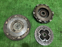 ชุดคลัตช์ (ฟลายวีล หวีคลัตช์ จานคลัตช์) Сцепление SUBARU LEGACY OEM 30210AA530 30100AA791 12342AA050 BH5 2002 EJ208 MT5