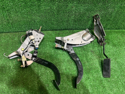 แป้นเหยียบ Комплект SUBARU LEGACY OEM 36015AE01036012AE240 BH5 2002 WHITE 51E