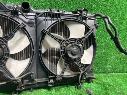 Radiador del motor SUBARU LEGACY OEM 45111AE032 BH5 2002 EJ208 MT5