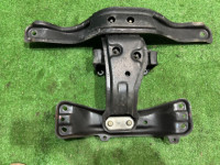 คานรองเกียร์ธรรมดา SUBARU LEGACY OEM 41022AC180 41011AE020 BE5 BH5 1999 EJ208 MT5