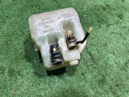 玻璃水壶 SUBARU LEGACY OEM 86610AE010 BHE BH9 BH5 BE5 BE9 BEE 1999 EJ208 MT5