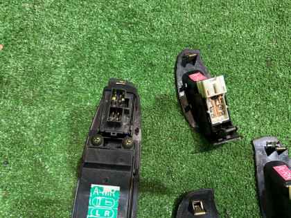 กล่องควบคุมกระจกไฟฟ้า черный SUBARU LEGACY OEM 83071AE000 BE5 BH5 1999 EJ208 MT5