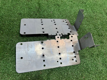 Soporte de la radio SUBARU LEGACY OEM 66201AE000 BE5 1999