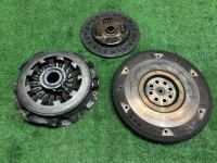 离合器套件（飞轮、压盘、从动盘） Сцепление SUBARU LEGACY OEM 30210AA361 30100AA600 12342AA010 BE5 1999 EJ208 MT5