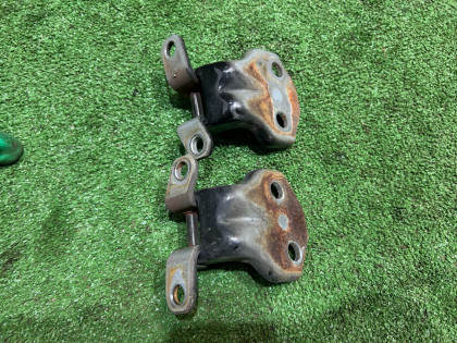 Bisagras de la puerta delantera izquierda SUBARU LEGACY OEM 61220AC000 61220AC010 BE5 1999 BLACK 47A, 88H