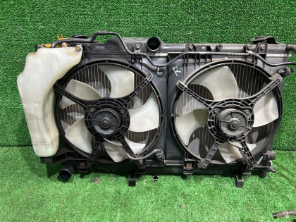 Radiador do motor SUBARU LEGACY OEM 45111AE030 BE5 1999 EJ208 MT5