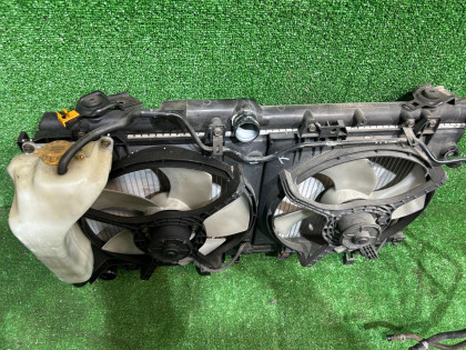 Radiador do motor SUBARU LEGACY OEM 45111AE030 BE5 1999 EJ208 MT5