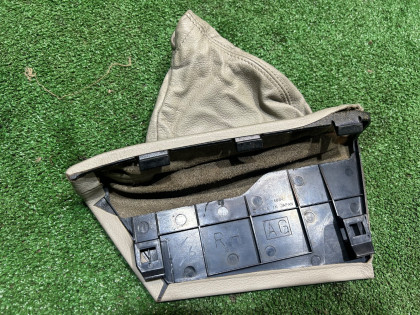 Cobertura da alavanca do travão de mão SUBARU OUTBACK OEM 92123AG000WA BPE 2004 GOLD 39J