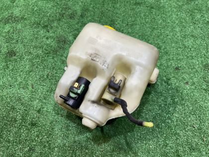 กระปุกน้ำฉีดกระจก SUBARU LANCASTER OEM 86610AE010 BH9 1998 EJ254 AT