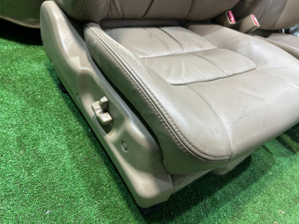 座椅总成 Кожа SUBARU LANCASTER OEM 64010AE800GE 64010AE810GE 64221AE250GE 64231AE260GE BHE BH9 BH5 1998 BEIGE 8L5