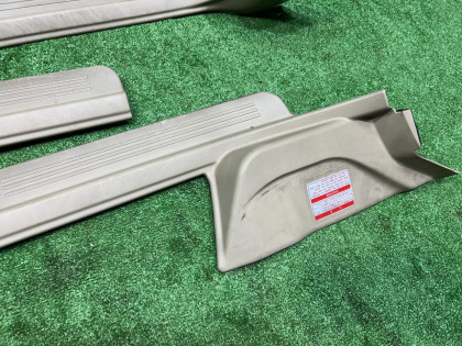 门槛饰条 SUBARU LANCASTER OEM 94060AE000GE 94060AE010GE 94061AE000GE 94061AE010GE BH9 1998 BEIGE 8L5