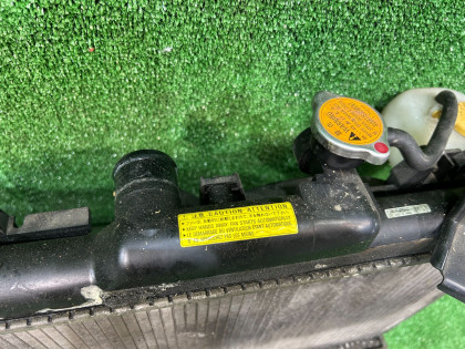 Радиатор двигателя SUBARU LANCASTER OEM 45111AE001 BH9 BE9 1998 EJ254 AT