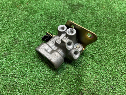 Brake proportioning valve SUBARU LANCASTER OEM 27674AC091 BH9 1998 EJ254 AT